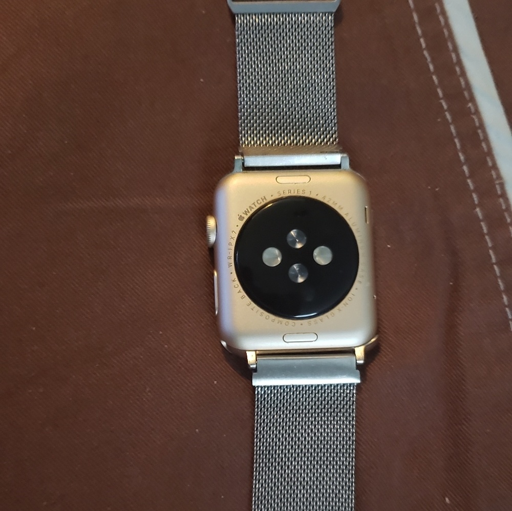 Apple Watch - image 2